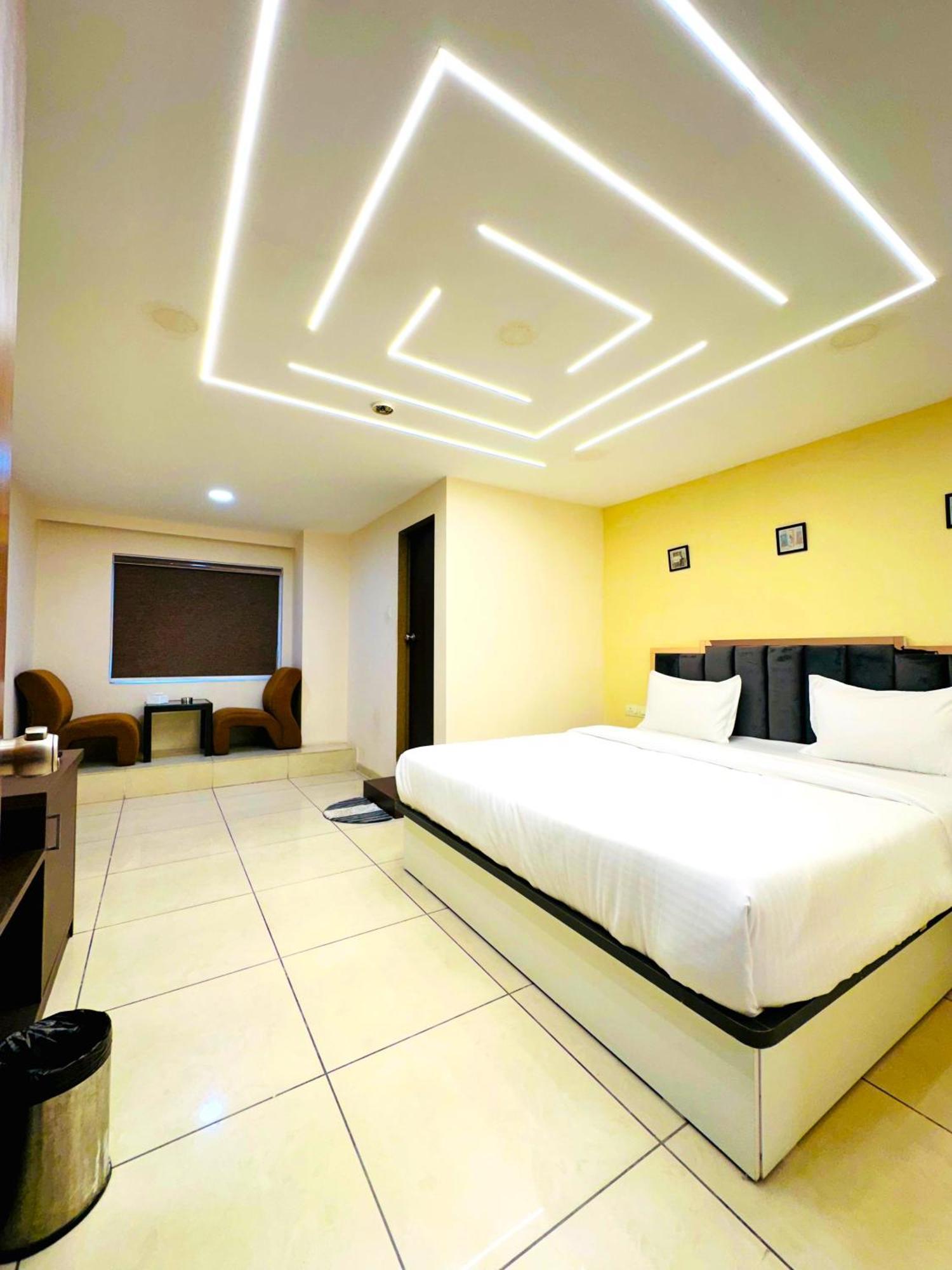 Aundh Elite Stay Pune Extérieur photo